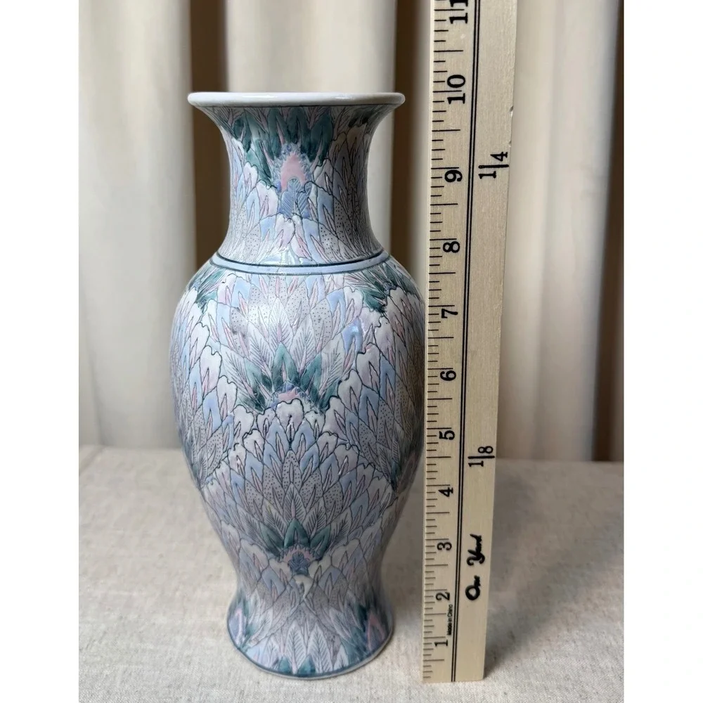 Vintage TOYO Plumage Fantasy Porcelain Vase Pastel Chinoiserie 10